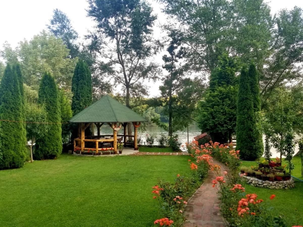 Apartman "Kapetana Luka" Ljubovija Exterior photo